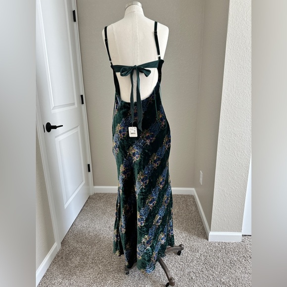 Free People Dresses & Skirts - Free People Velvet dress size small